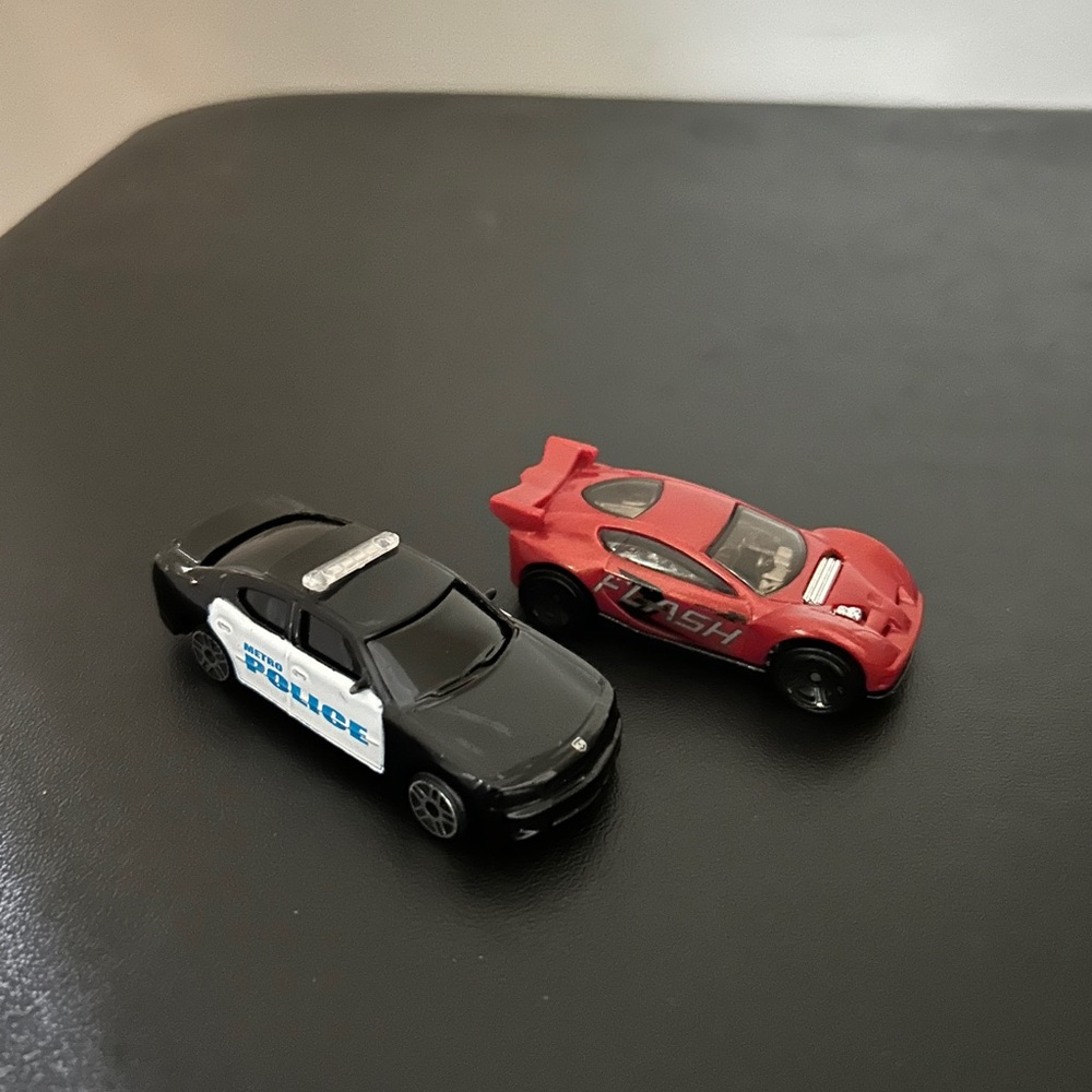 Assorted Die-Cast Toy Cars Set - Picture 6 of 9